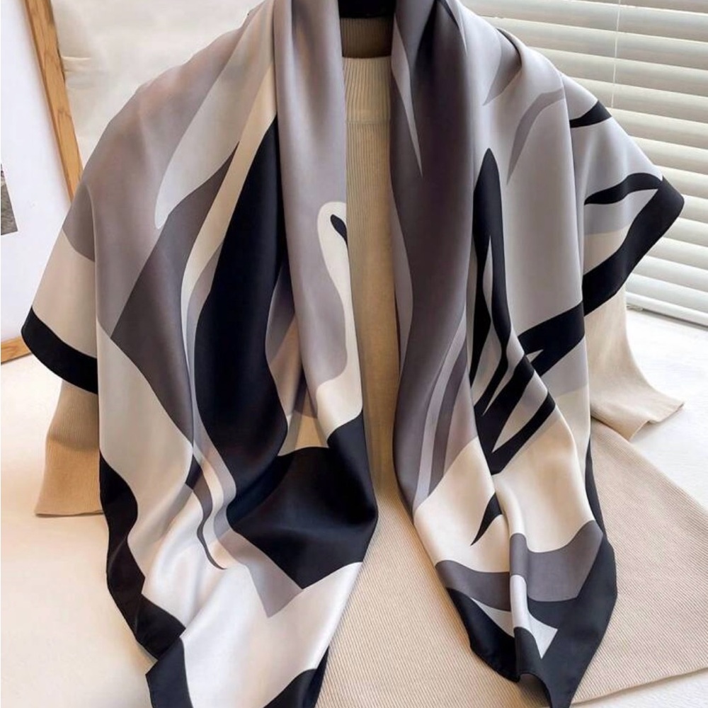 Elegant Gray and Black Women's Scarf
